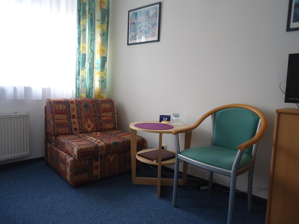 Hotel Central Oberursel Ngoại thất bức ảnh